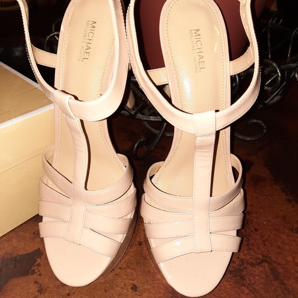 Michael Kors Patent Leather Sandals - Picture 8 of 8